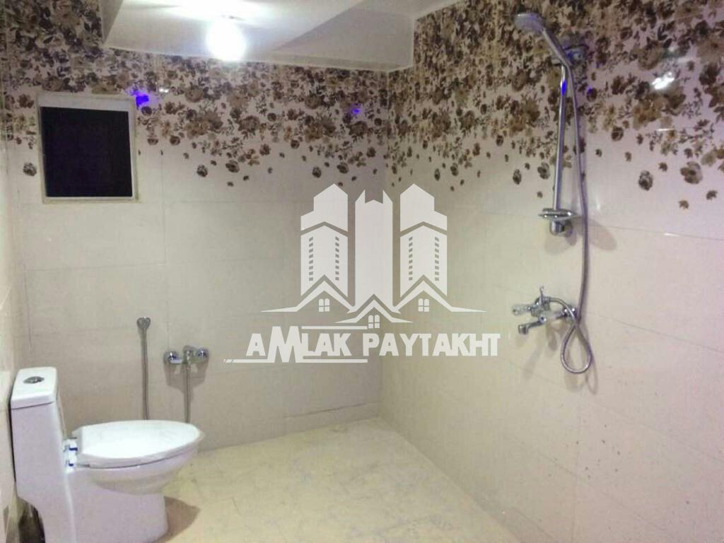 آپارتمان 93 متری حیاط دربست واقع در شریعتی