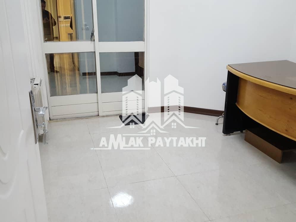 رهن آپارتمان دو خواب با حیاط مستقل روبروی پارک شریعتی