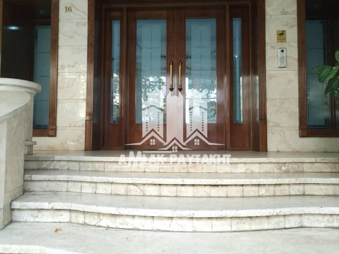 فروش آپارتمان 4 خواب واقع در اندرزگو