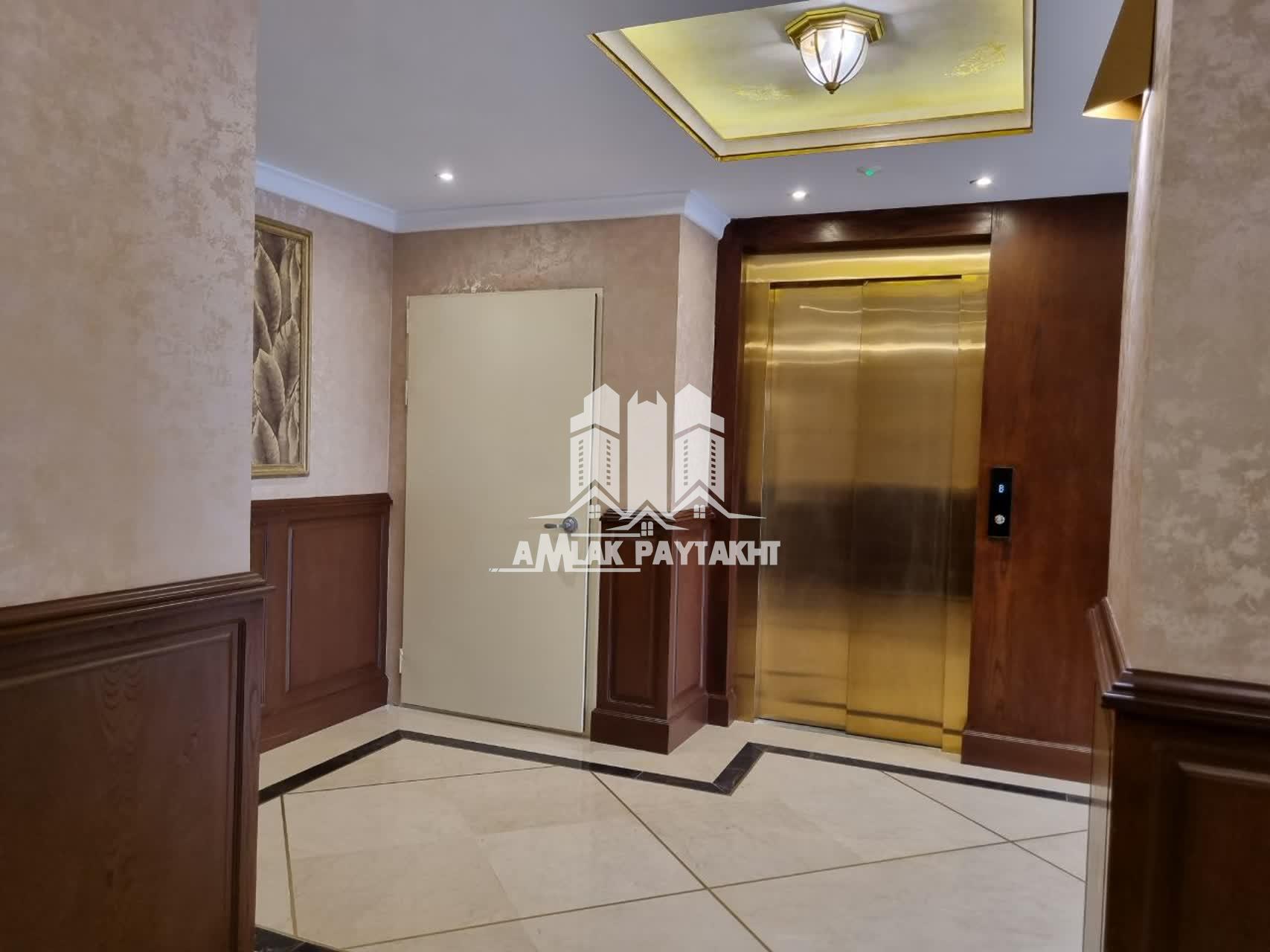 تهاتر 3 واحد نوساز تکواحدی به متراژ 834 متر در طبقات بالا با ویو ابدی  با 9 پارکینگ سوپر لوکس در قسمت ویلایی V.I.P شهید عراقی با ملک کلنگی